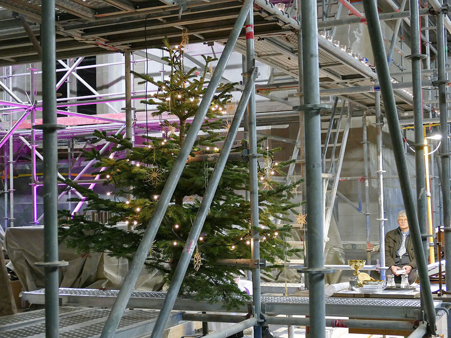 Heilige Messe auf der Baustelle zum 4. Advent (Foto: Karl-Franz Thiede)